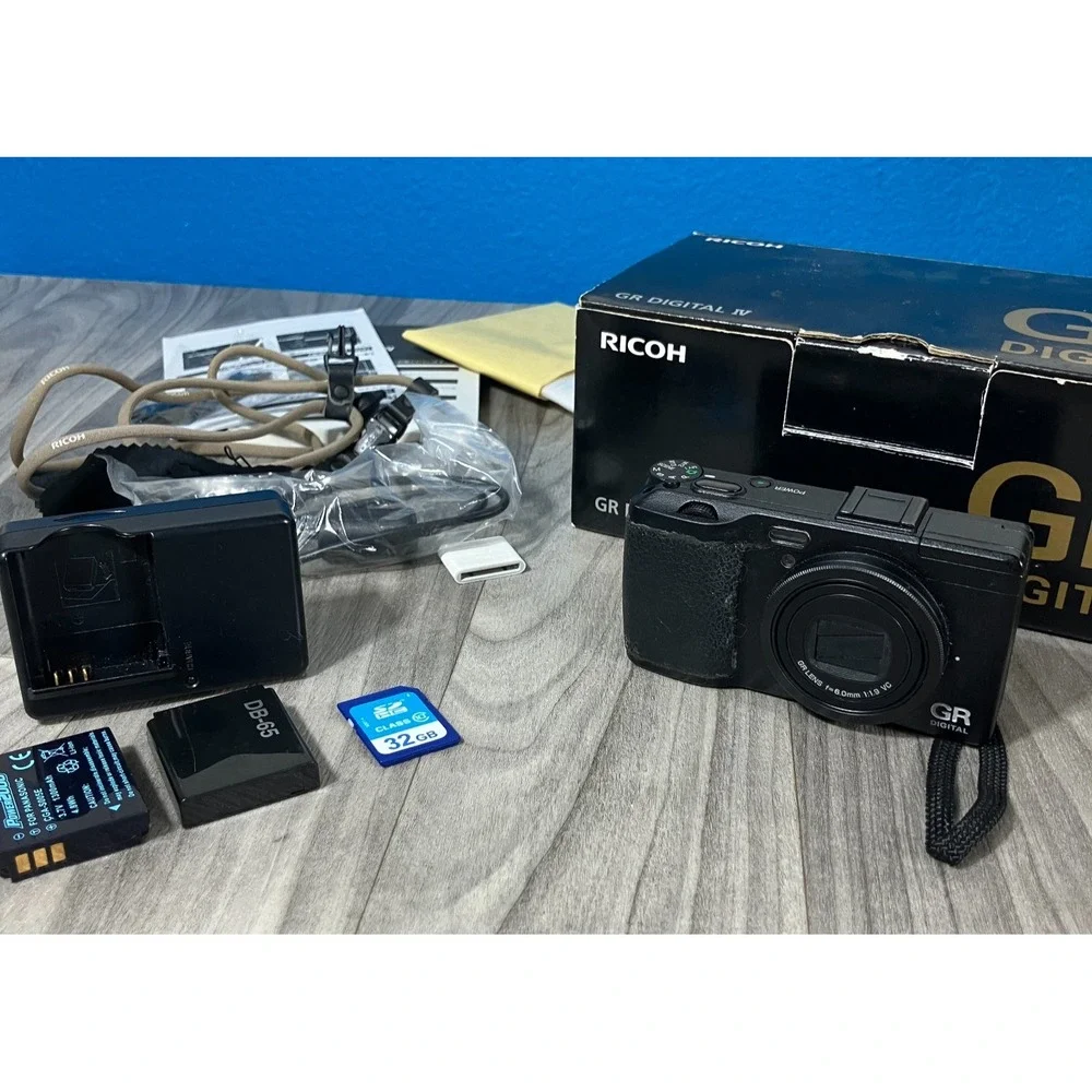 Ricoh GR Digital IV 10.4MP Compact Digital Camera Black SC3114 w/ Box Case Japan